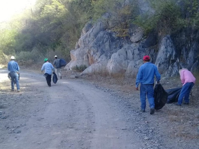 Realizan limpieza en la Aduana, Álamos previo a peregrinaciones