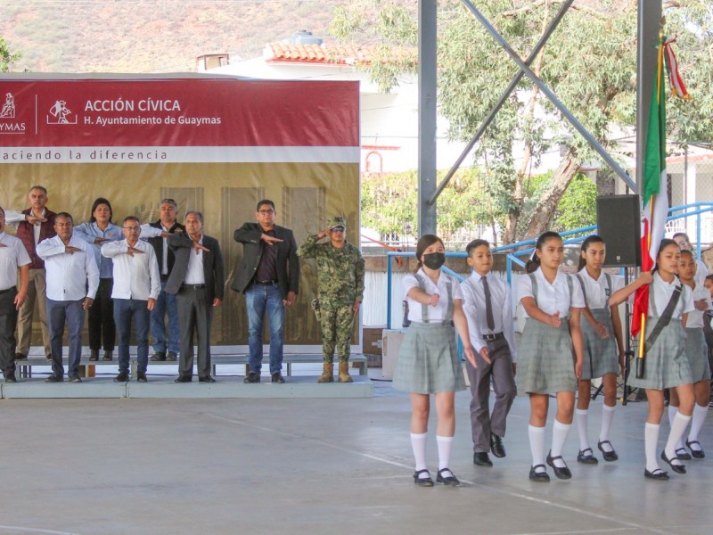 Realizan lunes cívico en primaria Adelina Angulo de Aréchiga