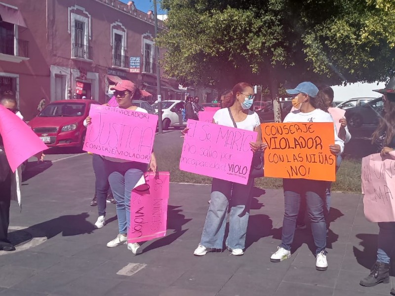 Realizan manifestación por el abuso de una menor