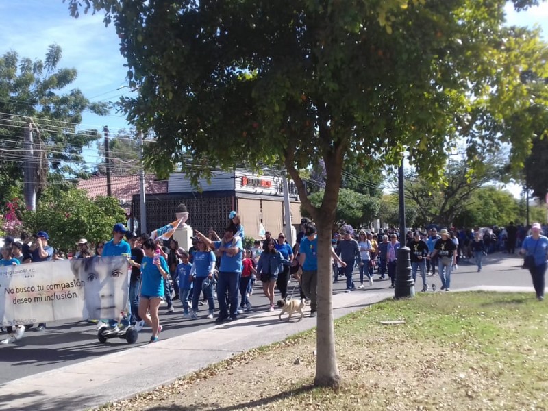 Realizan caminata a favor de la inclusión por la discapacidad