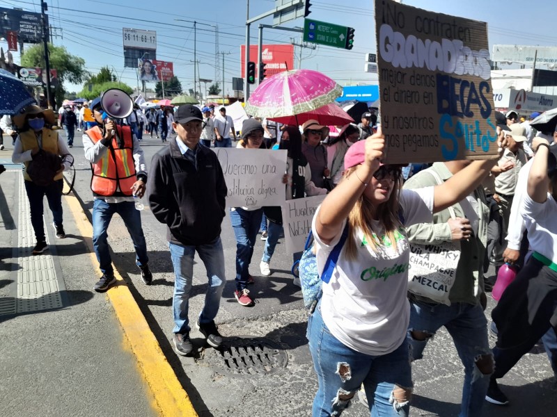Realizan marcha alumnos del Tecnológico Toluca