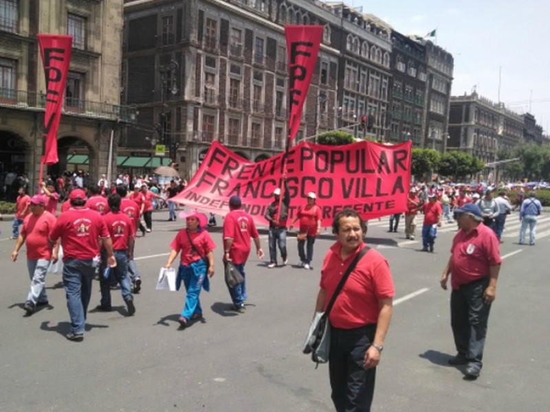 Realizan marcha conmemorativa al Día del Trabajo