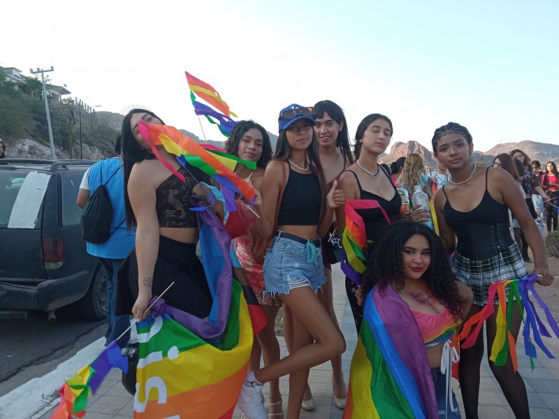 Realizan marcha del Orgullo Gay en Guaymas