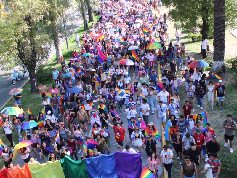 Realizan marcha del Orgullo LGBT+ en Puebla