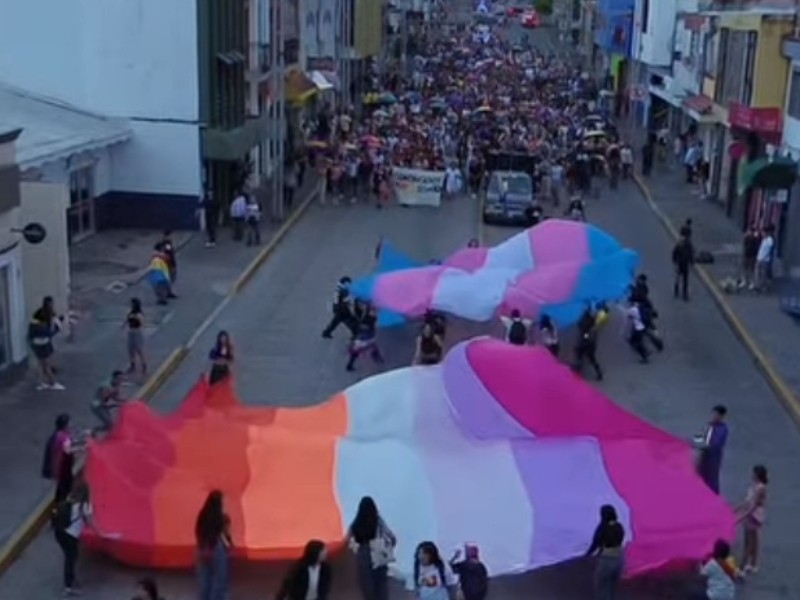 Realizan marcha del orgullo LGBTQ+ en Tepic