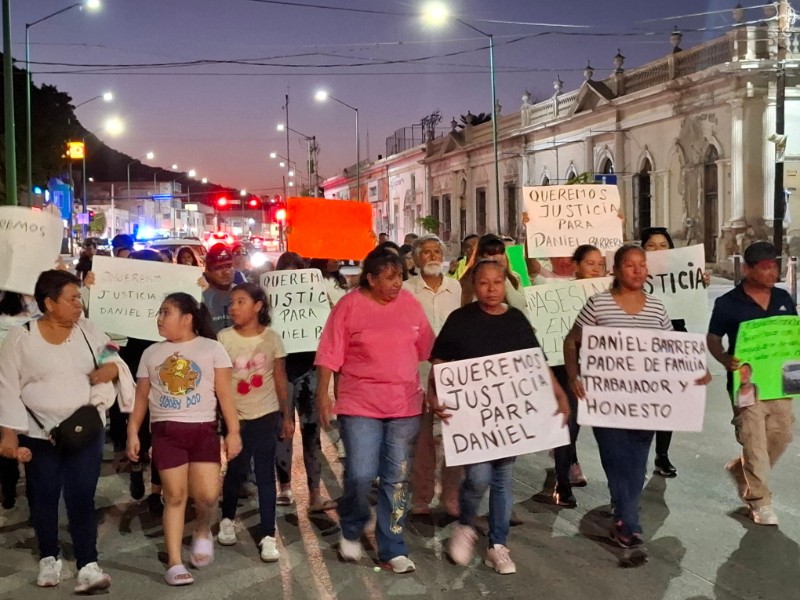 Realizan marcha pacífica por joven motociclista en estado crítico