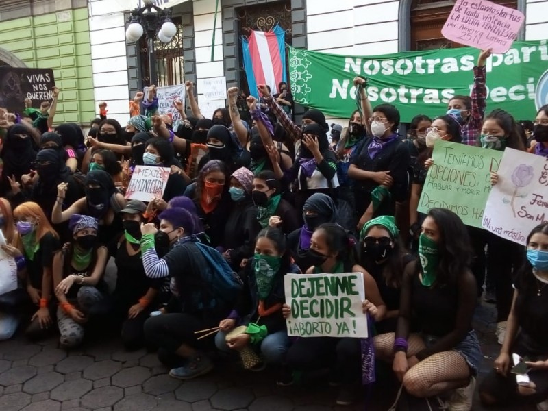 Realizan marcha para la eliminación de violencia contra la mujer