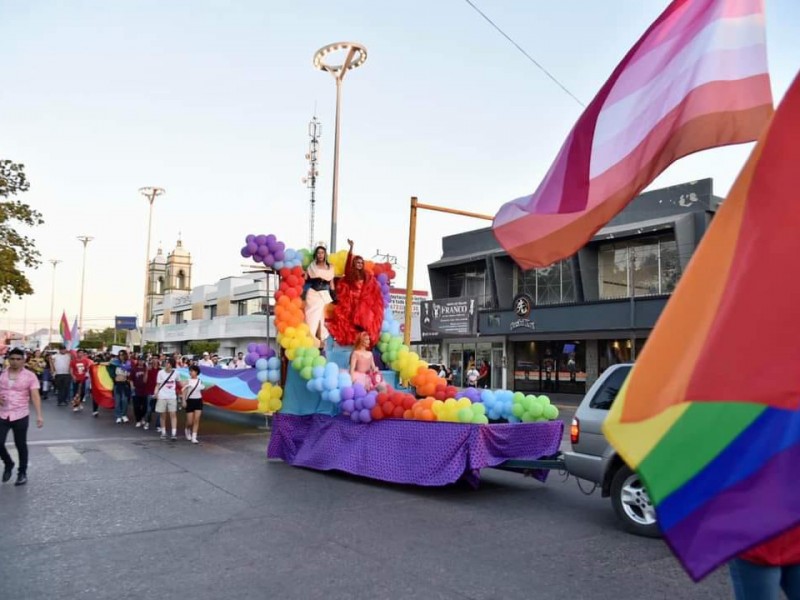 Realizan marcha por la Diversidad en Salvador Alvarado