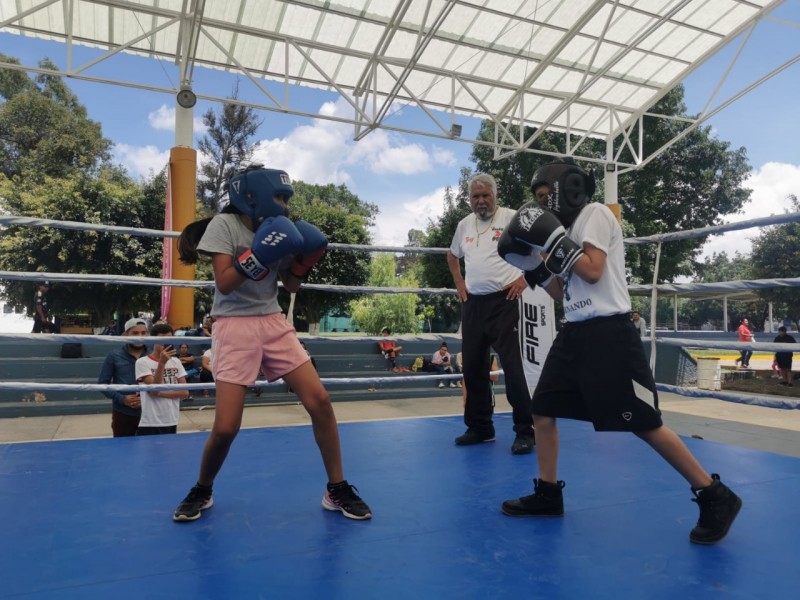 Realizan mega práctica de box en unidad deportiva de Zamora 