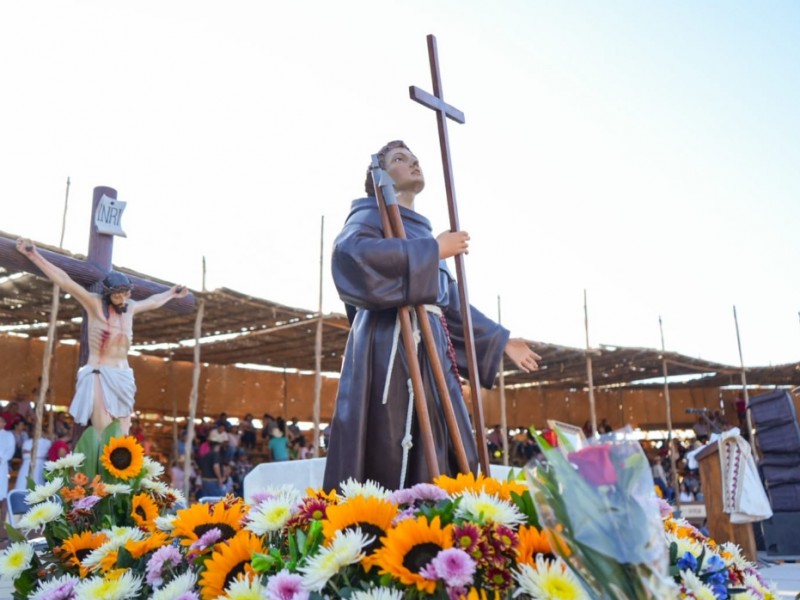 Realizan misa a San Felipe y bendicen La Petatera