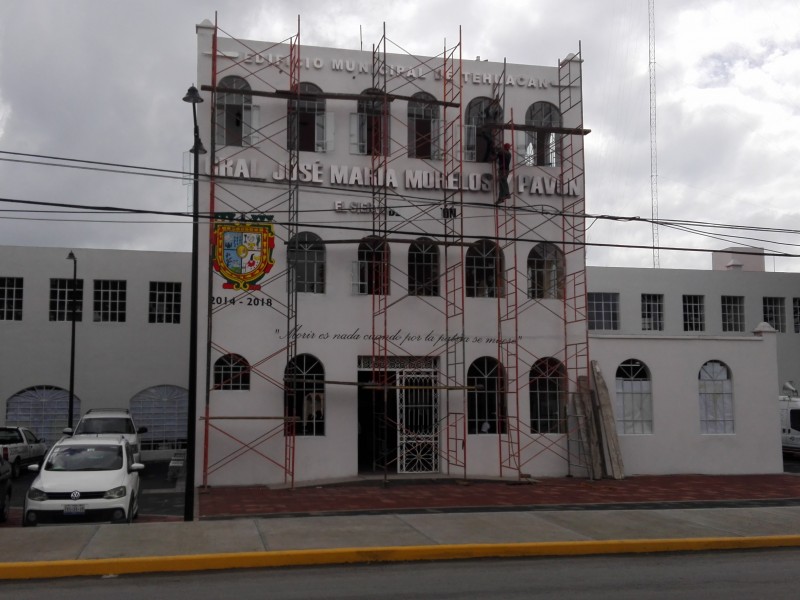 Realizan modificaciones a edificio municipal sin dictamen