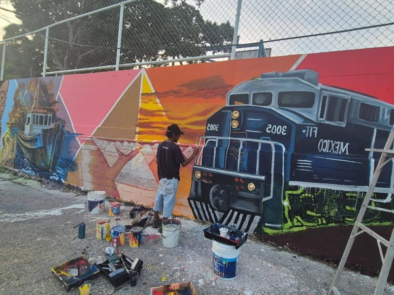 Realizan murales comunitarios que buscan alejar a jóvenes de adicciones, Salina Cruz