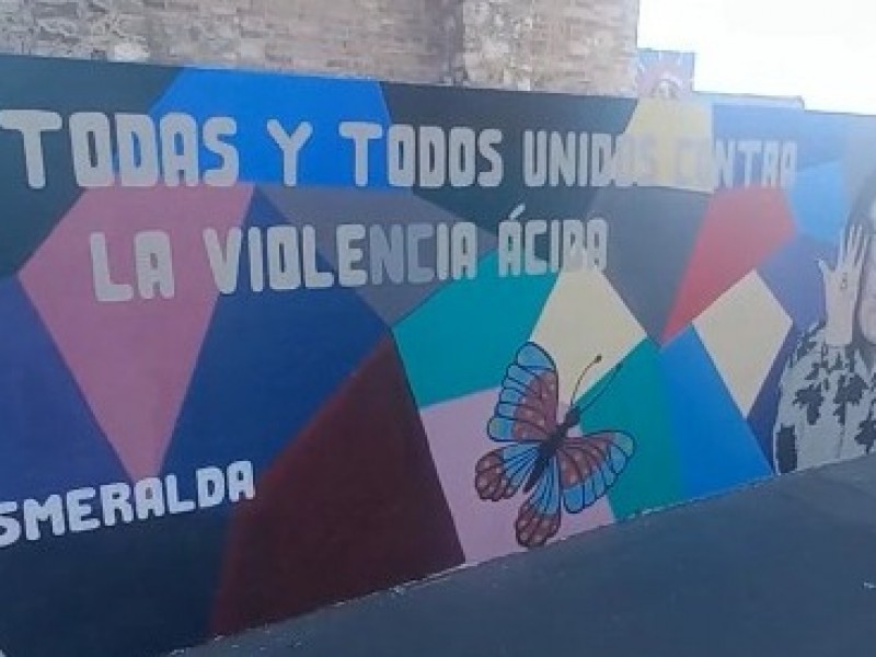 Realizan mural para víctimas de ataques con ácido