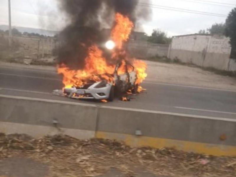 Realizan narcobloqueos en Celaya, Guanajuato