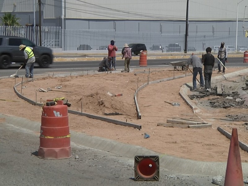 Realizan obra en la entrada de Camino Real, ciudadanos molestos