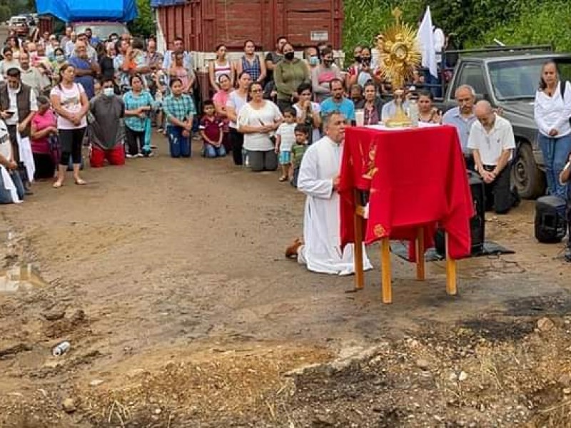 Realizan oración por la paz en Coalcomán, Michoacán 