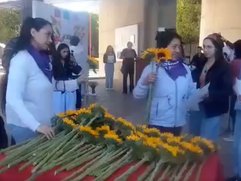 Realizan pase de lista en la IBERO