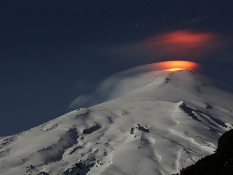 Realizan primer vuelo con éxito sobre un volcán activo