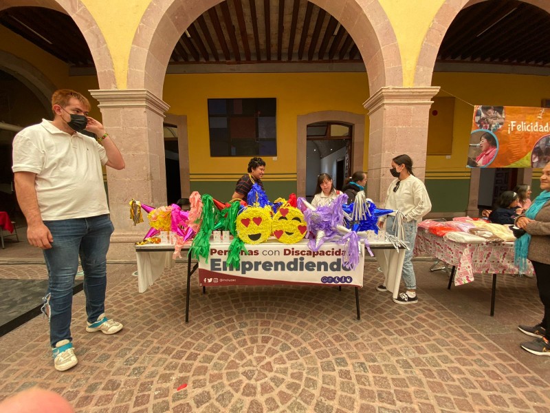 Realizan primera Feria del Emprendimiento para personas con discapacidad