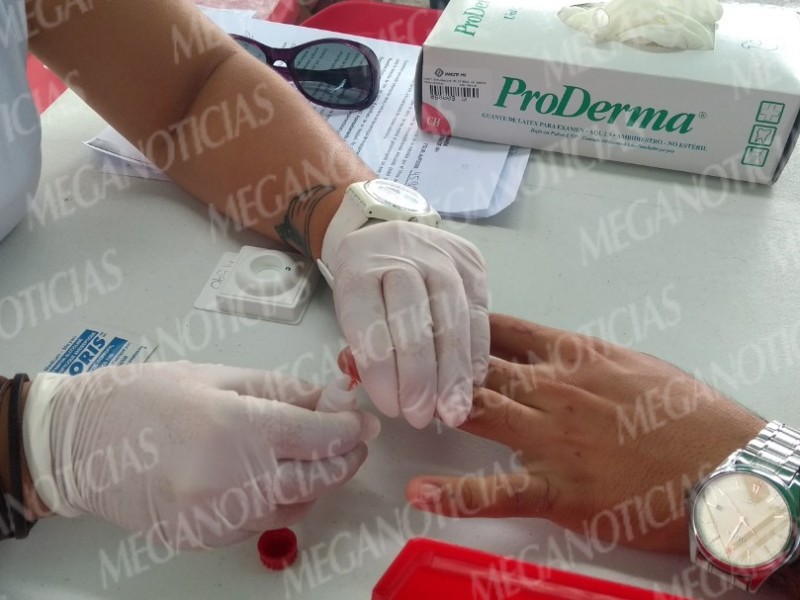 Realizan pruebas rápidas de VIH en Juchitán