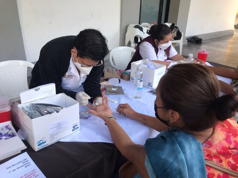 Realizan pruebas rápidas para detectar VIH-SIDA en Veracruz