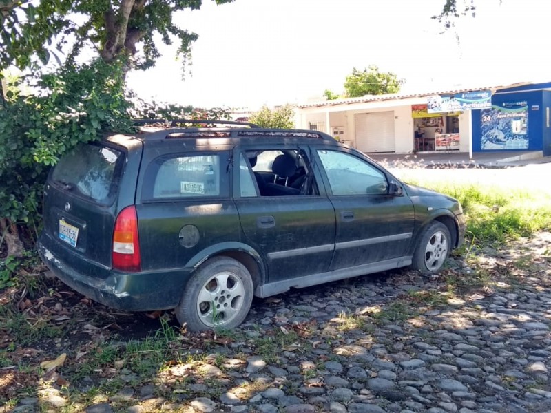 Realizan recorridos para detectar autos abandonados