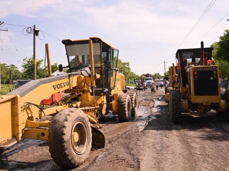 Realizan reparación a carreteras del municipio de Tlalixcoyan: Alcaldesa