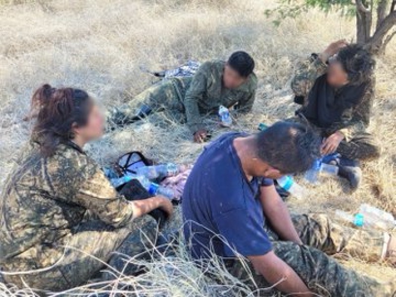 Realizan rescate de personas perdidas en el desierto