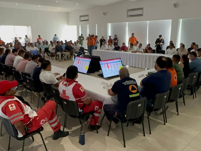 Realizan simulacro con hipótesis de impacto de huracán en Zihuatanejo