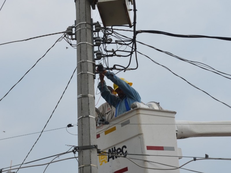 Realizan sustitución de luminarias en la tenencia del Platanal