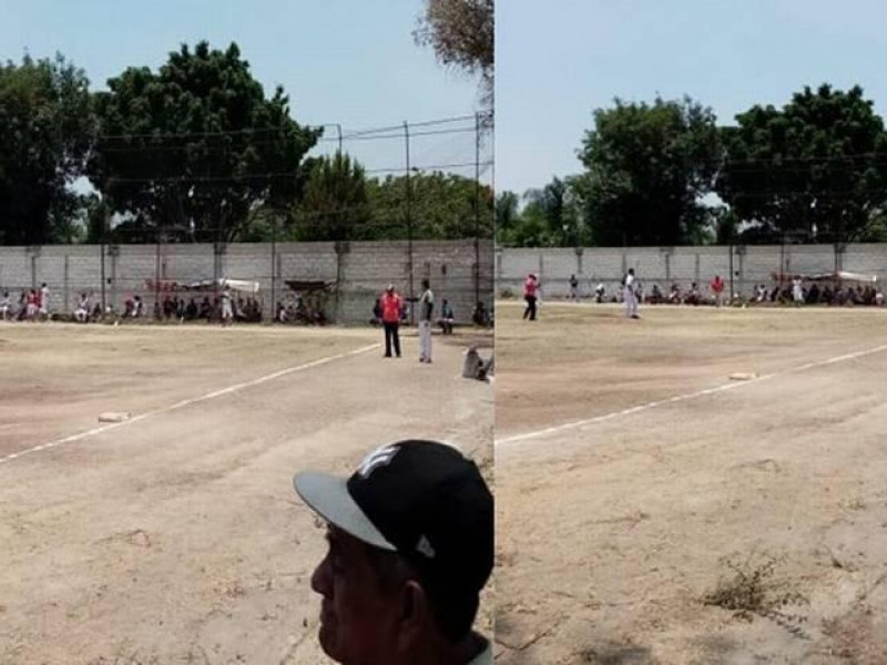 Realizan torneo de béisbol en Atlixco durante contingencia