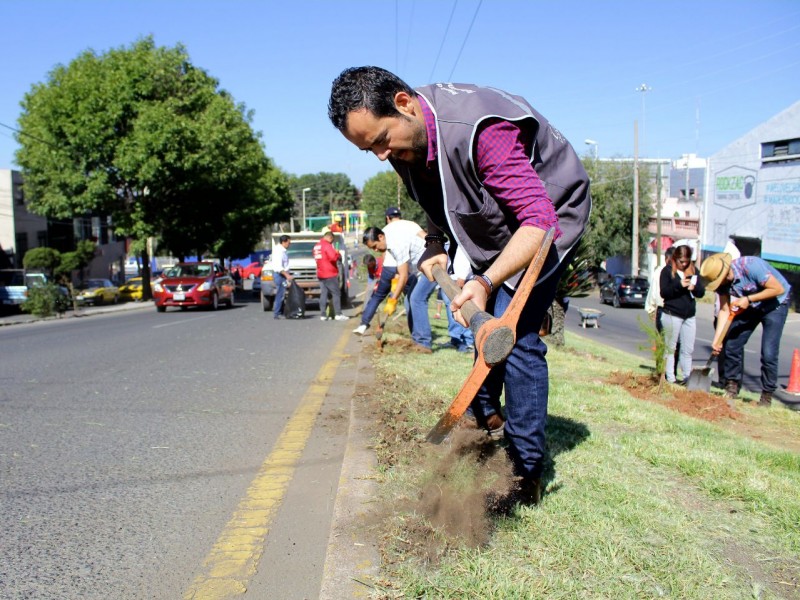 Realizan trabajos de bacheo y limpia en lacapital