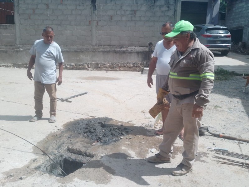 Realizan trabajos de desazolve para mejorar drenaje en Santo Domingo Tehuantepec