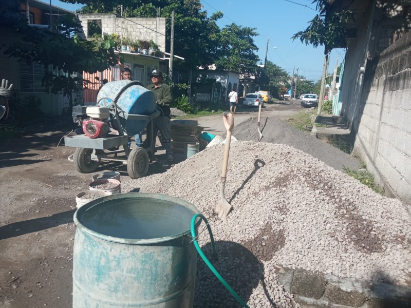 Realizarán cambio de piso de tierra a concreto en 100 casas de Veracruz