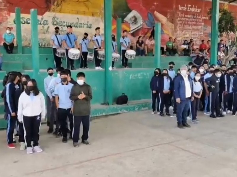 Reanuda clases secundaria de Bochil tras intoxicaciones en estudiantes