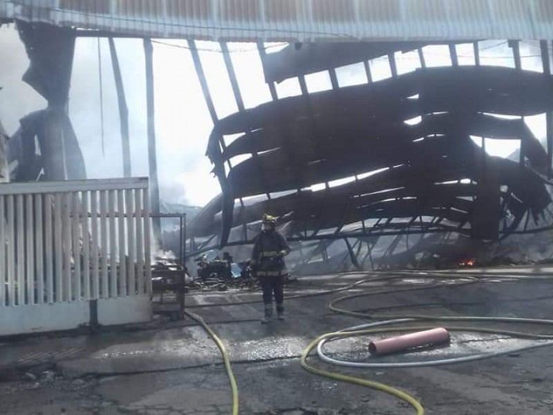 Reanudan clases escuelas cercanas a incendio en Cimo