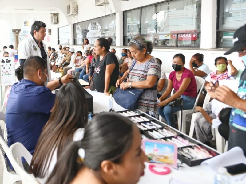 Reanudan jornadas de salud visual e integral en Tuxpan