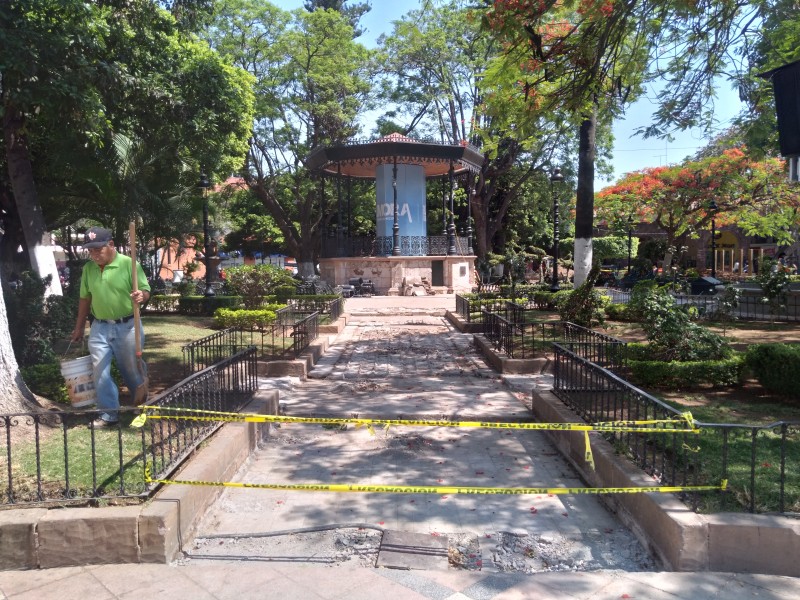 Reanudan trabajos de remodelación de Plaza principal de Zamora