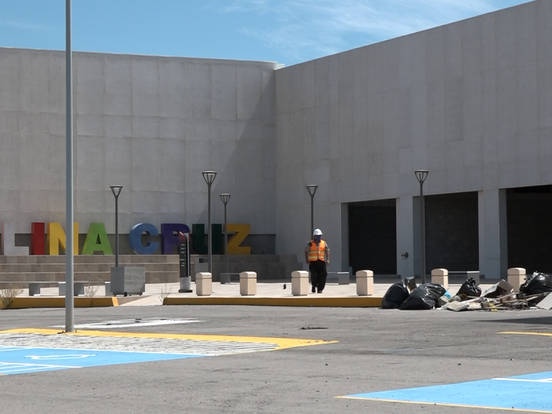 Reanudarán la construcción de plaza metropolitana de Salina Cruz