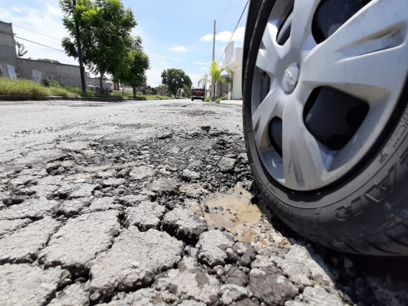 Reaparecen baches en avenida Cuauhtémoc