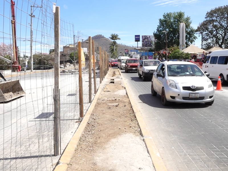 Reapertura de avenida México causa caos vial