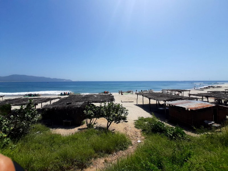 Reaperturan actividades comerciales y turísticas en Playa Chipehua