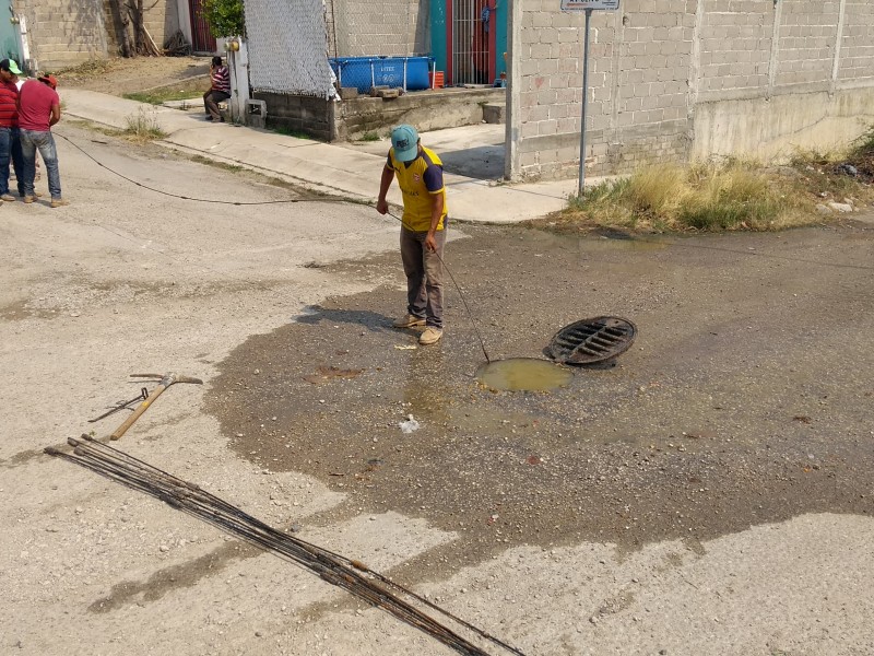 Rebose de drenaje un problema de salubridad