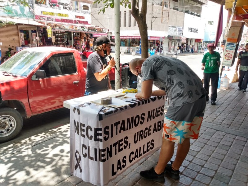 Recaban firmas para regresar paraderos  de camiones