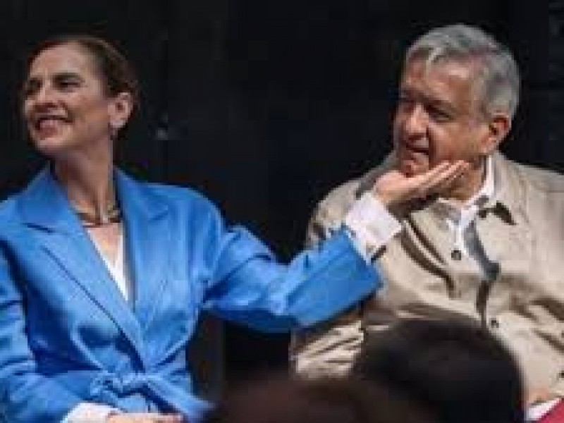 Rechaza AMLO intervenir en decisiones de su esposa