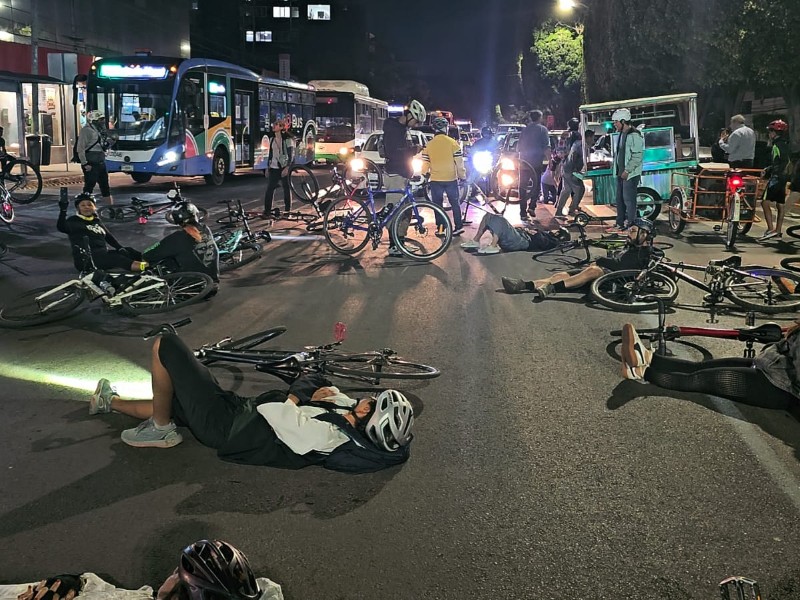 Rechazan colectivos por la movilidad reunión privada con Felifer Macías