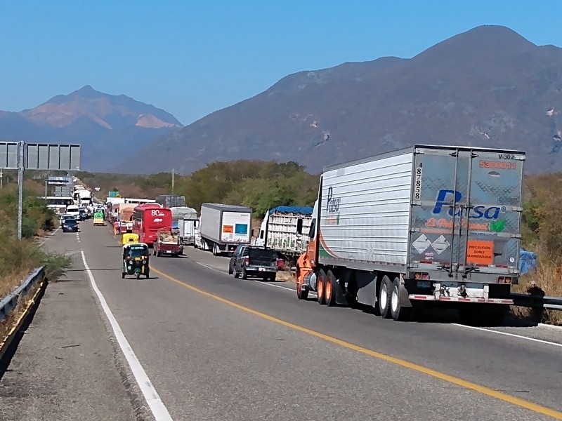 Rechazan empresarios la permisividad del gobierno ante bloqueos carreteros