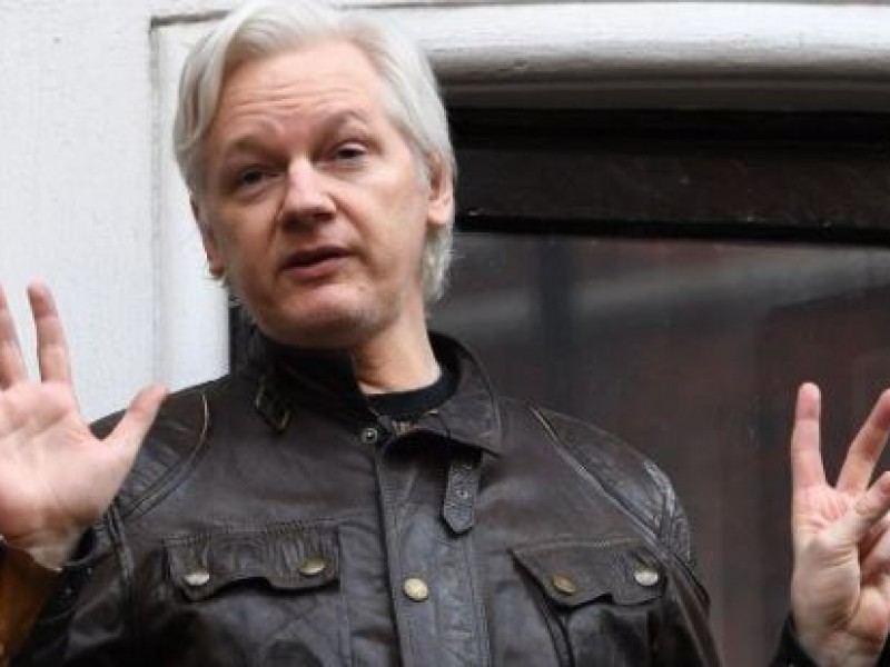 Rechazan en Reino Unido extradición de Assange a EU