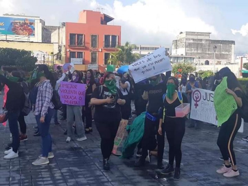 Rechazó gobernador criminalización de marcha feminista