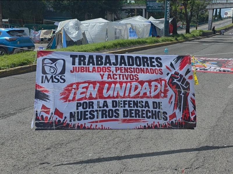 Rechazo salarial no frena plantón del IMSS en Toluca